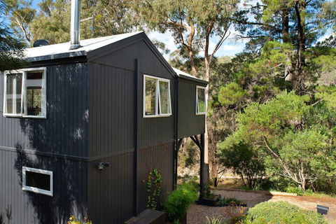 Hepburn Pool House - Australian Directory 1