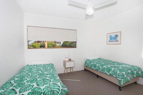 Unit 2 Cooltoro Court 7 Frank Street Coolum Beach 400 BOND LINEN INCLUDED - Australian Directory 6