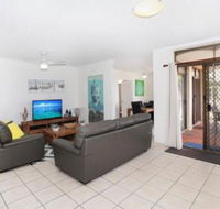 Unit 2 Cooltoro Court 7 Frank Street Coolum Beach 400 BOND LINEN INCLUDED - Australian Directory