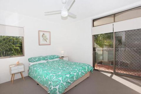 Unit 2 Cooltoro Court 7 Frank Street Coolum Beach 400 BOND LINEN INCLUDED - Australian Directory 2