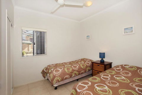 Unit 2 On The Park Coolum Beach - Australian Directory 4