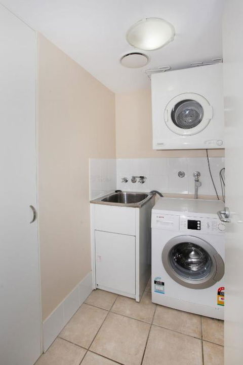 Unit 3 On The Park Coolum Beach - Australian Directory 3