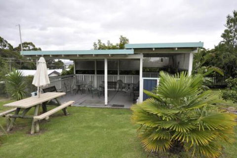 Ballymena Holiday Units - Australian Directory 6