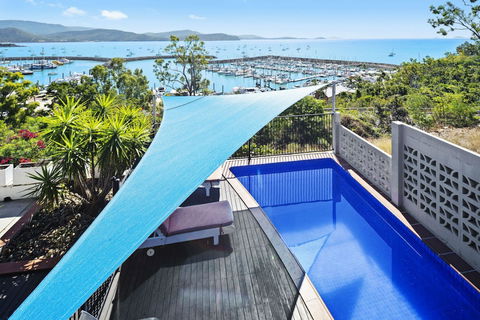 A Point Of View Airlie Beach - Australian Directory 0