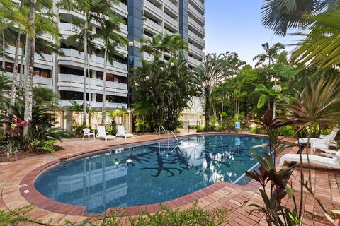 Luxury PoolSide Apartment In Beachfront - Australian Directory 3