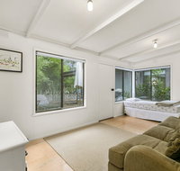 Hidden Escape Free Wifi  Foxtel Surfside PET Friendly - Australian Directory