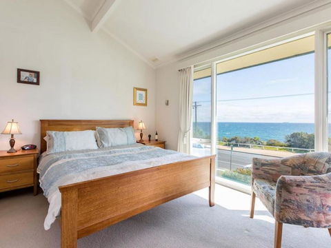 SEAVIEWS MORNINGTON.... - Australian Directory 2