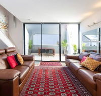 Lovely 1 Bedroom Apartment Close To CBD - Australian Directory