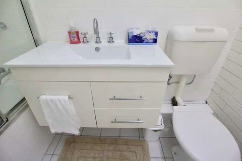 Modern Studio Apartment With Pool & Amazing Views - Australian Directory 4