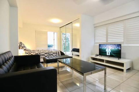 Modern Studio Apartment With Pool & Amazing Views - Australian Directory 0
