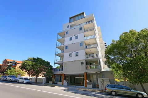 Stunning Two-storey Apartment In Perth's CBD - Australian Directory 1