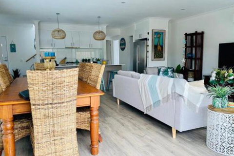 Nautilus Beach House #2 With Pool Kingscliff - Australian Directory 4