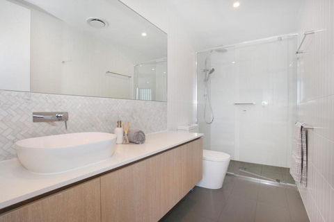 Drift Apartments Unit 406 - Australian Directory 1