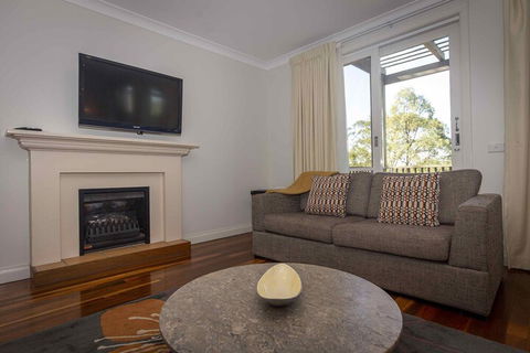 Villa Boronia - Australian Directory 7