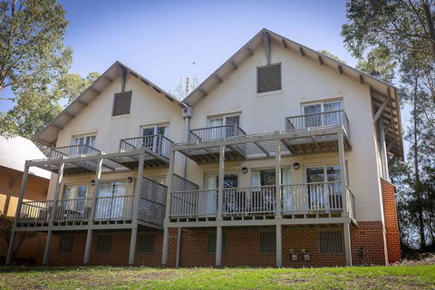 Villa Boronia - Australian Directory 1