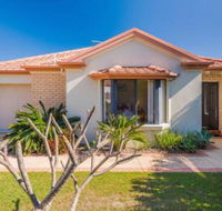 Oceania Cottage LJHooker Yamba - Australian Directory