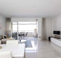 Stylish Executive Apartment With Balcony - Australian Directory