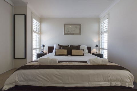 Gold Sands Beach Apartment - Australian Directory 3