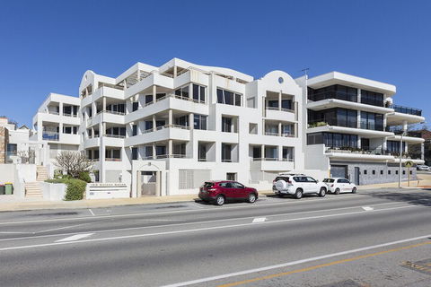 Gold Sands Beach Apartment - Australian Directory 1