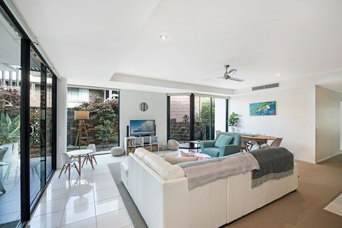 Peregian On The Beach Unit 3 - Australian Directory 3