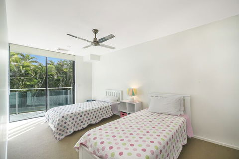 Peregian On The Beach Unit 3 - Australian Directory 5