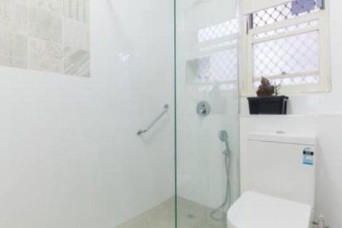 Broadway Apartments - Australian Directory 6