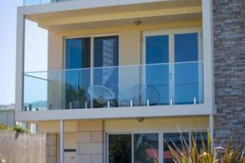SEA NOOK Seconds From The Beach - Australian Directory 6