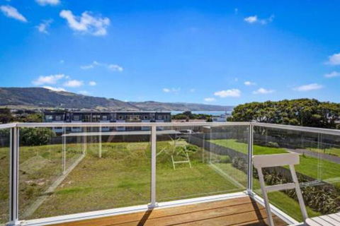 SEA NOOK Seconds From The Beach - Australian Directory 0