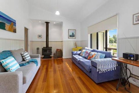 MERMAIDS On MARENGO Large Home With Wifi - Australian Directory 0