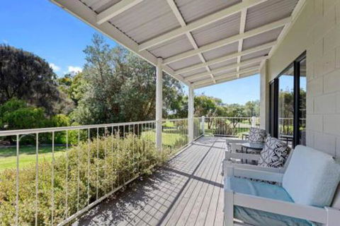 MERMAIDS On MARENGO Large Home With Wifi - Australian Directory 2