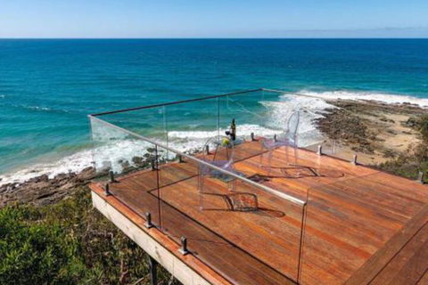 THE DECK HOUSE A WYE RIVER ICON - Australian Directory 6