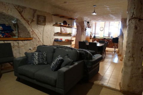 Di's Dugouts - Australian Directory 0