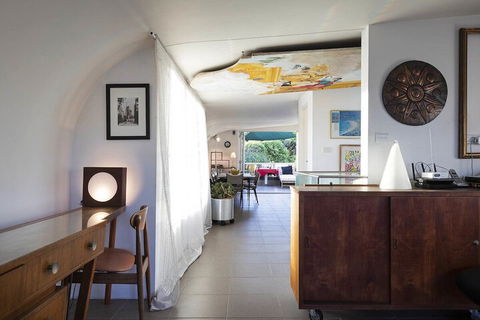 Bondi Retro Designer - Australian Directory 5