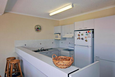 Bright & Comfortable In Quiet Location - Australian Directory 5
