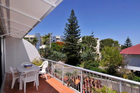 Bright & Comfortable In Quiet Location - Australian Directory 4