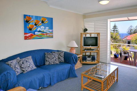 Bright & Comfortable In Quiet Location - Australian Directory 7