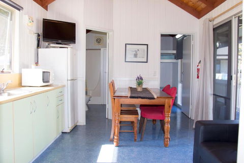 Gardens Caravan Park - Australian Directory 1