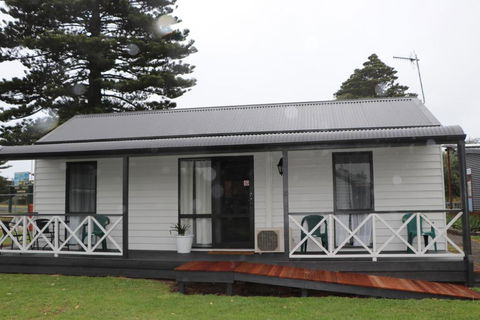 Gardens Caravan Park - Australian Directory 4