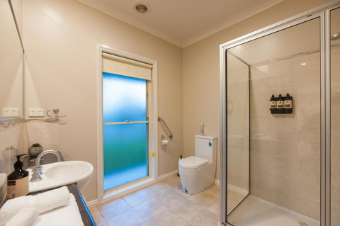 Simms Retreat - Australian Directory 4