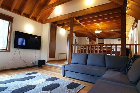 SNOWED INN Apartment - Australian Directory 6