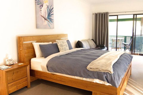 Tilba Lake House - Australian Directory 4