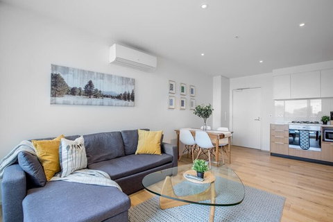 Melbourne Docklands Seaview Apartment At Collins St - Australian Directory 2