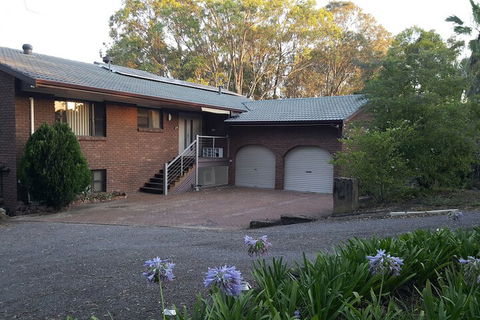 Gowrie Agapanthous - Australian Directory 7