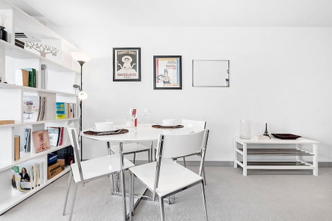 JOYCE, 1BDR Southbank Apartment - Australian Directory 1