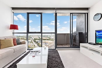 JOYCE, 1BDR Southbank Apartment - Australian Directory 6