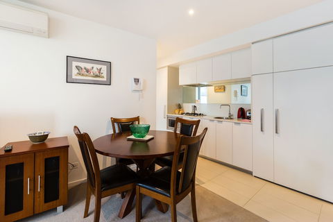 TIARA, 1BDR Southbank Apartment - Australian Directory 0