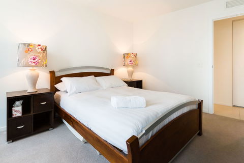 TIARA, 1BDR Southbank Apartment - Australian Directory 2