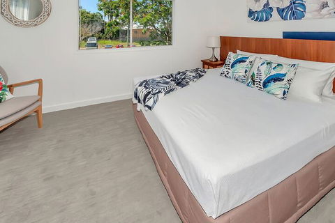 A Touch Of The Bahamas On McKenzie MK3 - Australian Directory 5