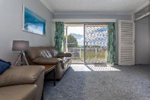 2 Bedroom Apartment Castaways Unit 1 - Australian Directory 4