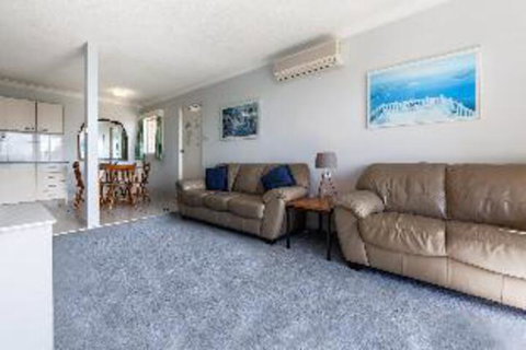 2 Bedroom Apartment Castaways Unit 1 - Australian Directory 1